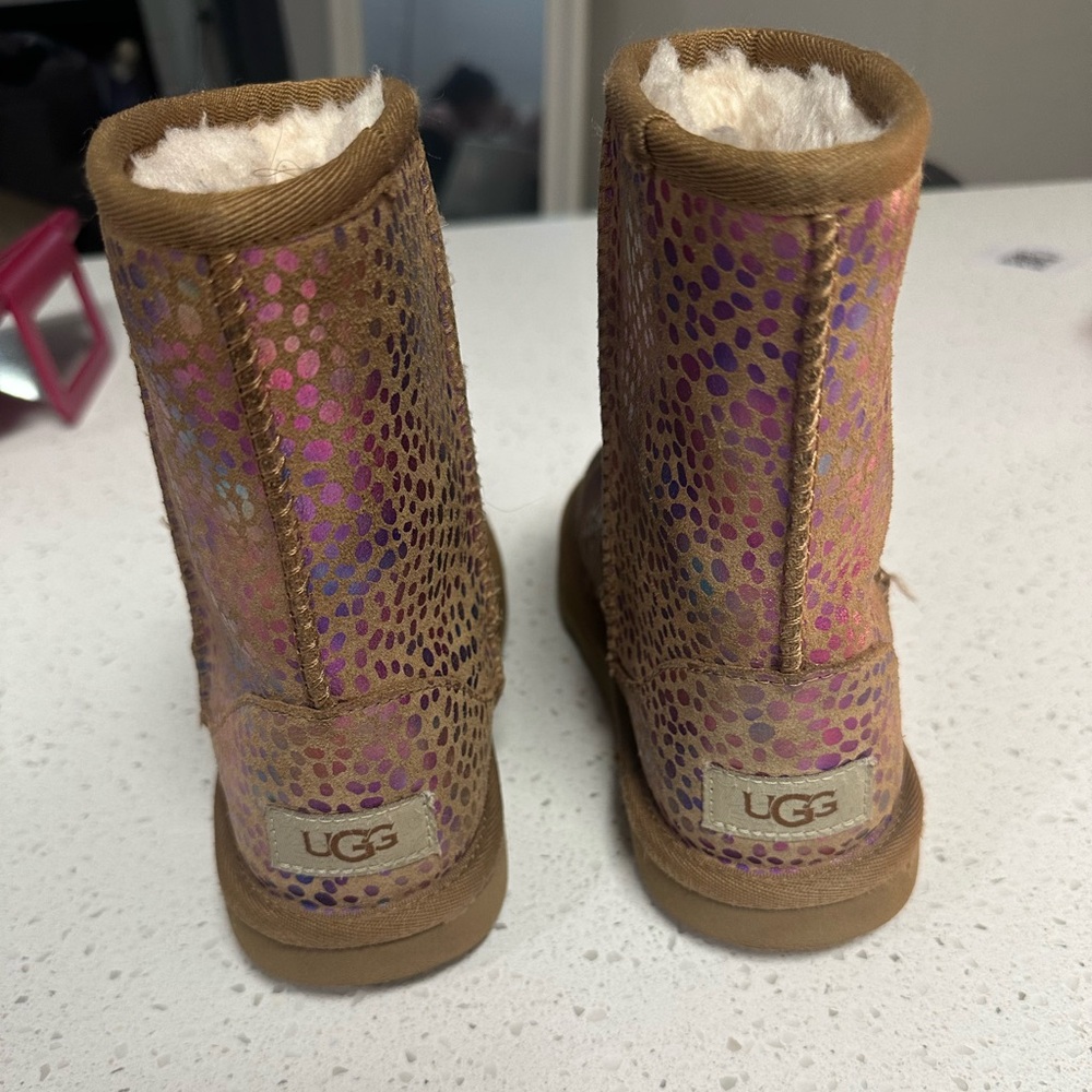 Kids polka dot UGG classic II